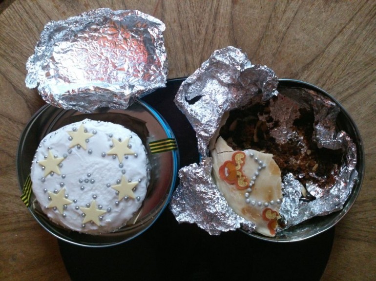 Helen Sargeant ©, Mum's Cake, 3/3, 16/12/13, Digital Photograph